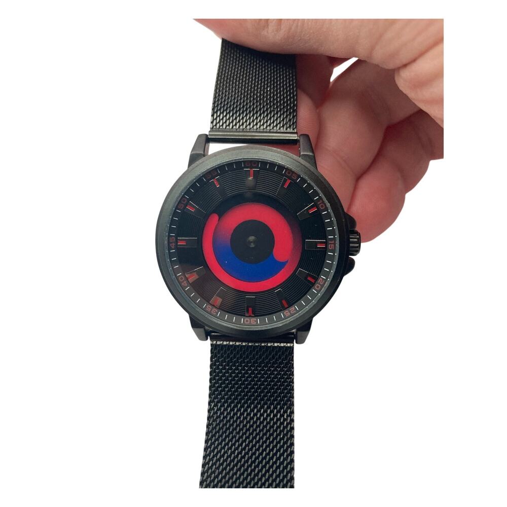 Modern Novelty Movement Watch w/ Adjustable Mesh Band Working Hour Minute Circle